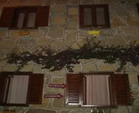 Tas Casa de hóspedes 3*